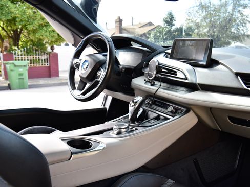 Used 2016 BMW i8 image 7