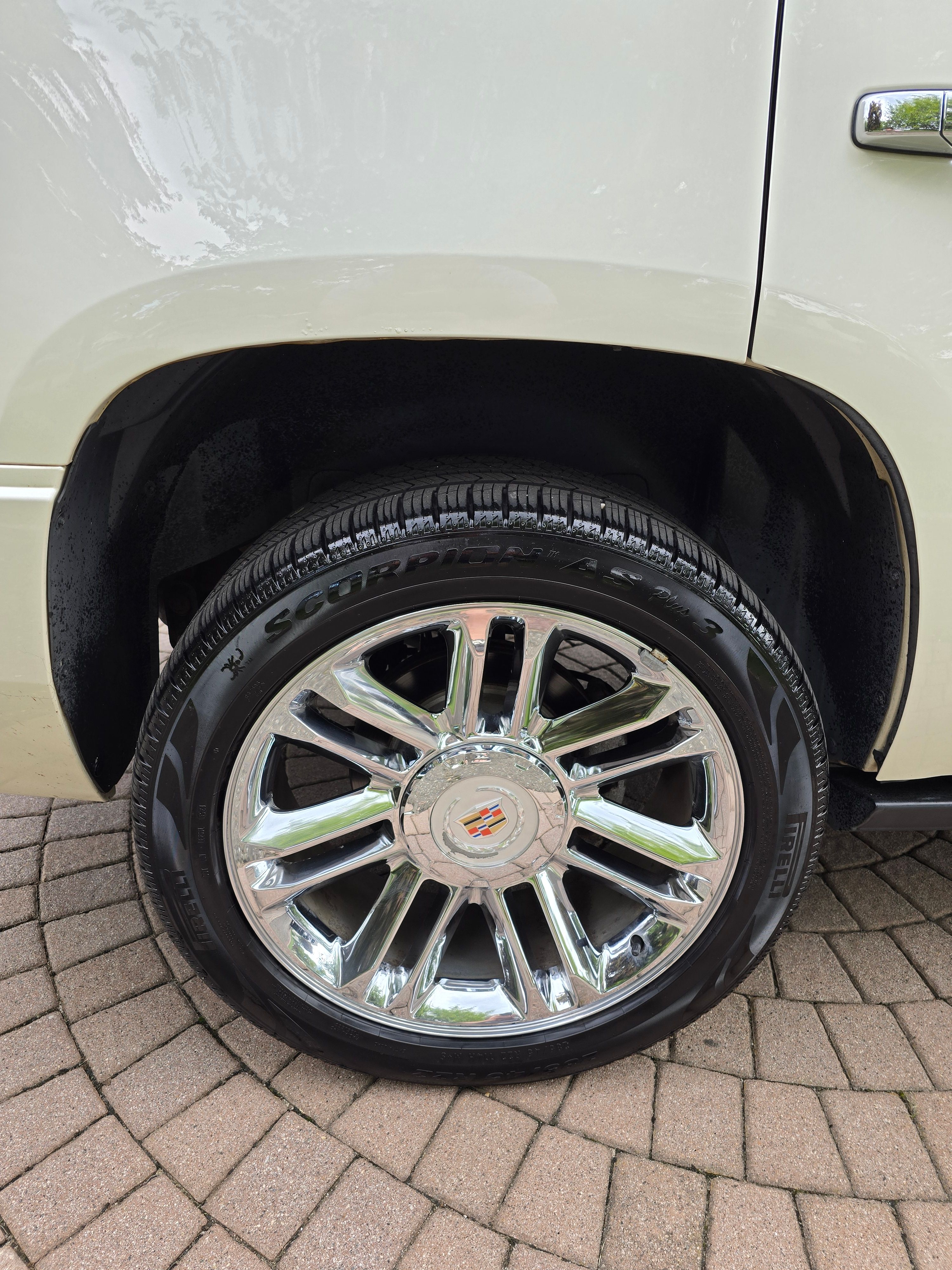 Used 2014 Cadillac Escalade Platinum AWD/4WD image 15