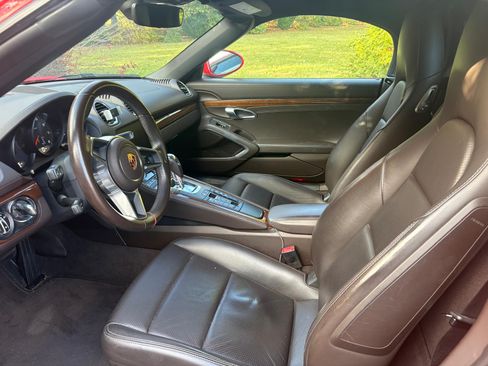 Used 2019 Porsche 718 Boxster image 12