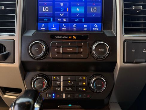 Used 2020 Ford F150 Lariat RWD image 10