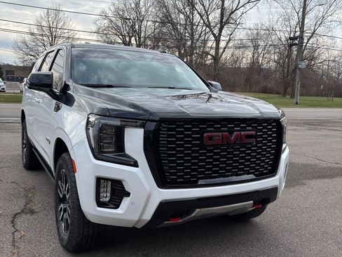 Used 2024 GMC Yukon AT4 w/ AT4 Premium Package AWD/4WD image 1