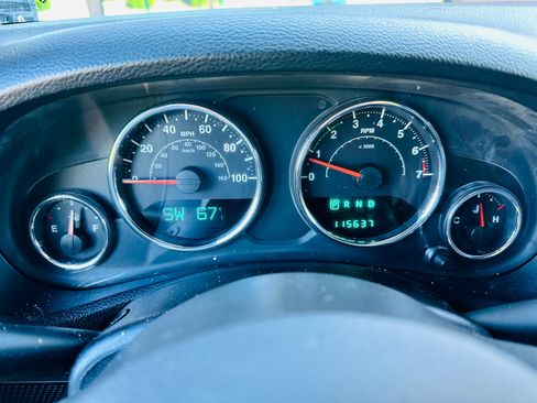 Used 2013 Jeep Wrangler Rubicon w/ PWR Convenience Group AWD/4WD image 9