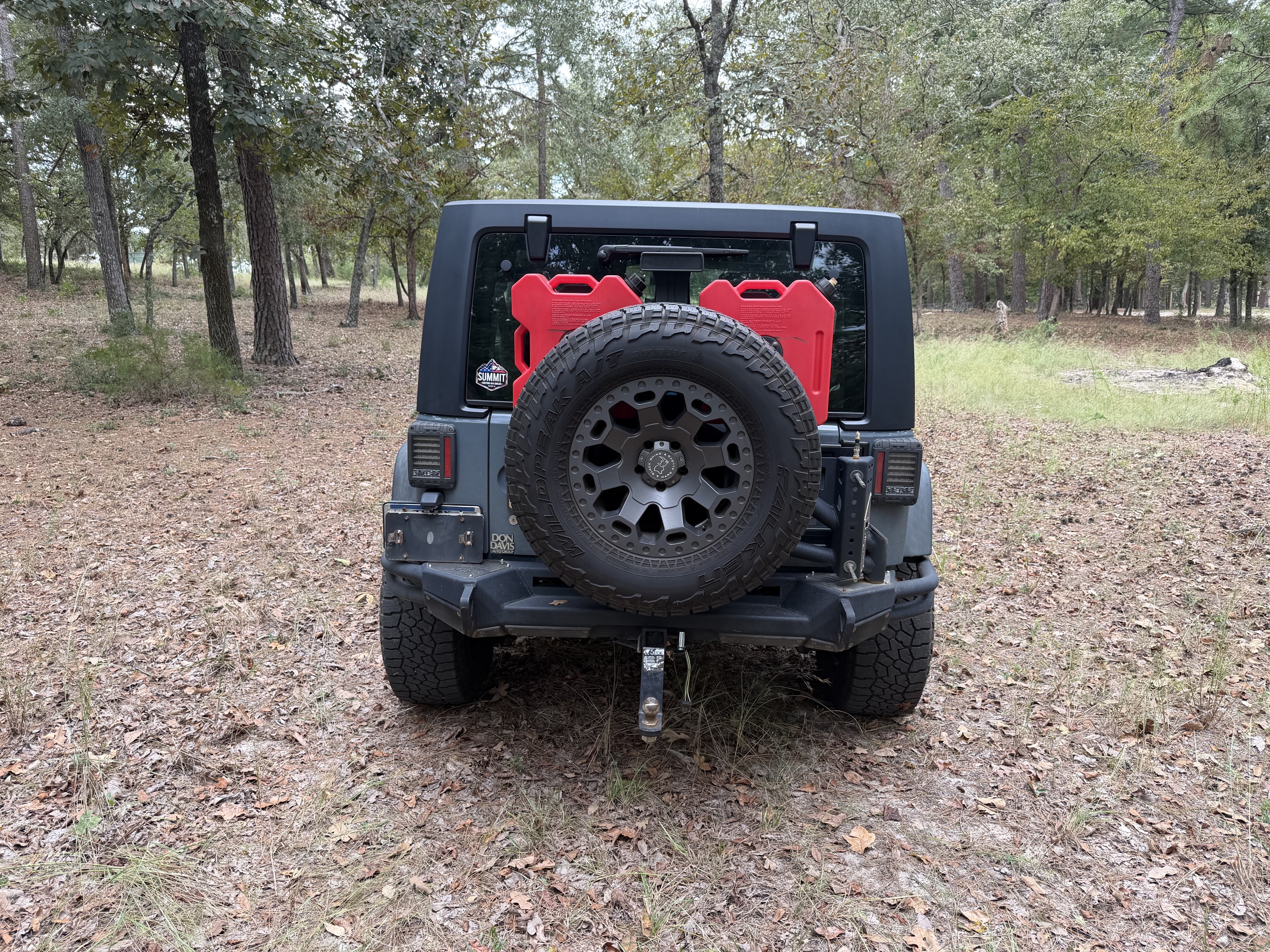 Used 2015 Jeep Wrangler Unlimited Sport w/ Connectivity Group AWD/4WD image 14