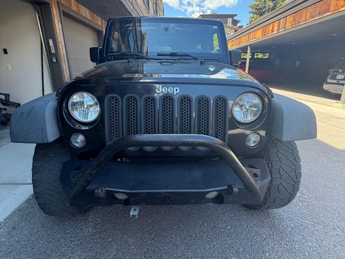 Used 2014 Jeep Wrangler Unlimited Rubicon w/ Max Tow Package AWD/4WD image 2