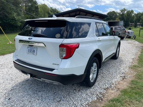 Used 2022 Ford Explorer XLT w/ Equipment Group 202A AWD/4WD image 6
