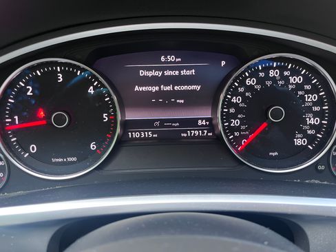Used 2012 Volkswagen Touareg TDI AWD/4WD image 11