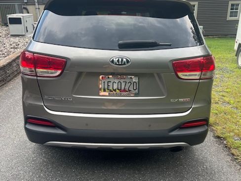 Used 2018 Kia Sorento EX image 5