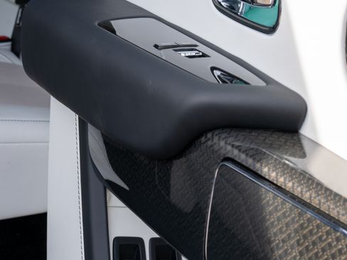 Used 2022 Rolls-Royce Cullinan Black Badge w/ Dark Exterior Package image 8