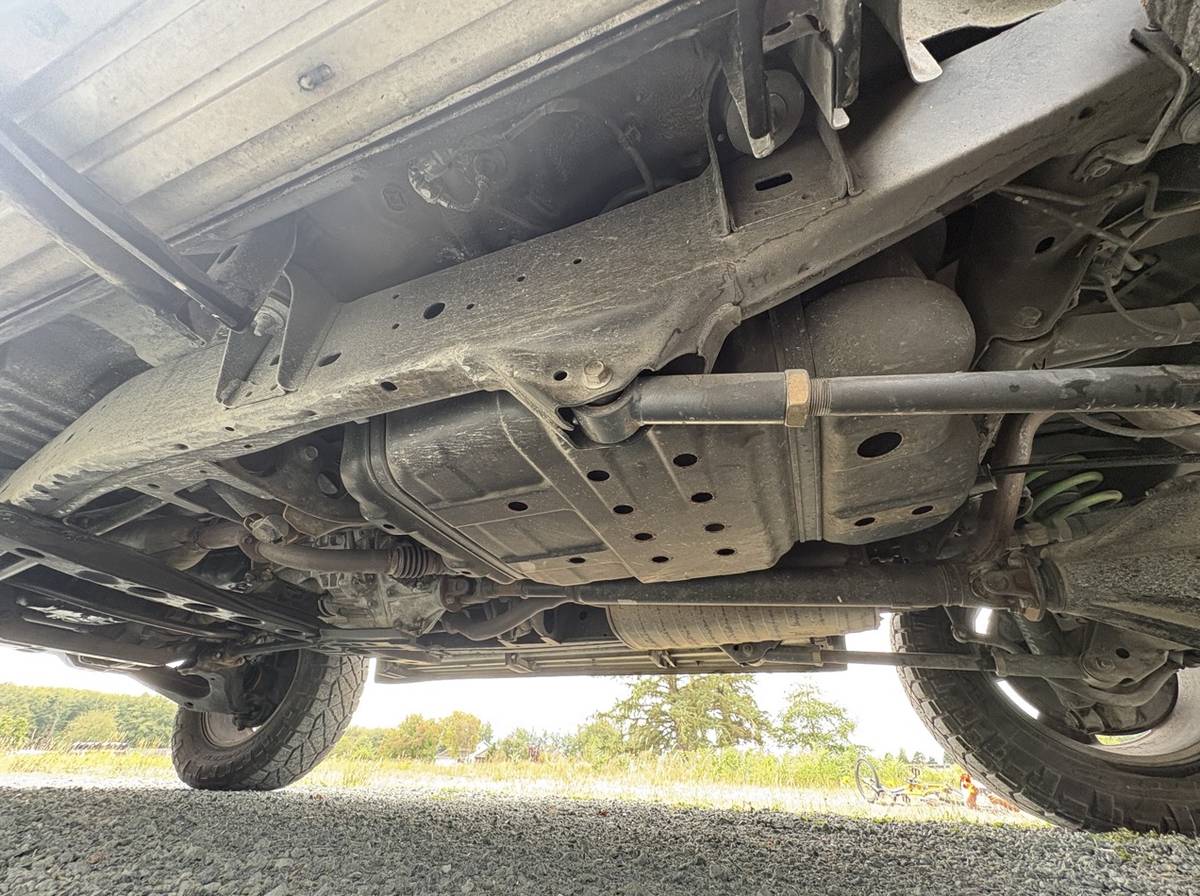 Used 2004 Toyota Land Cruiser AWD/4WD image 13