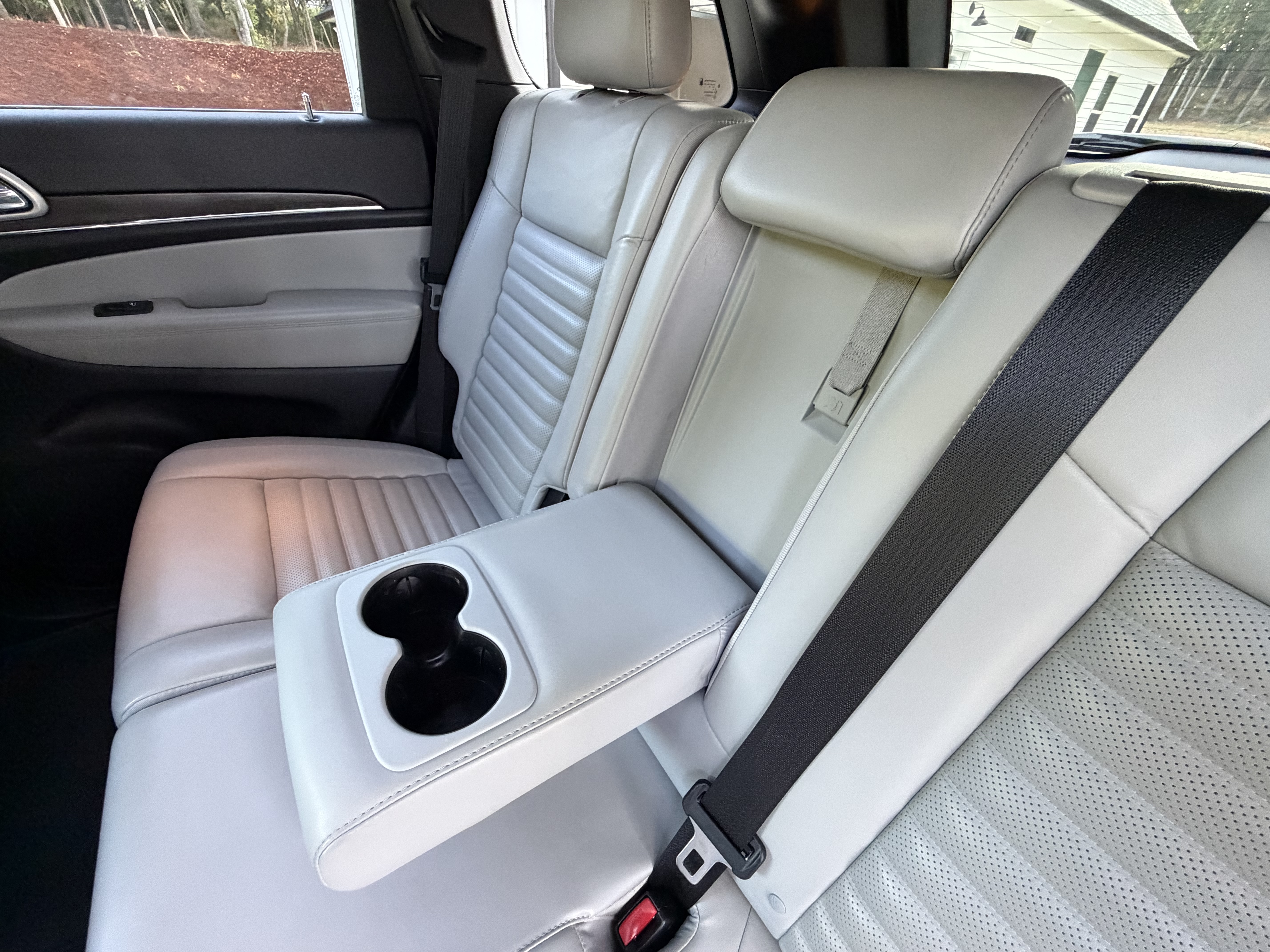 Used 2018 Jeep Grand Cherokee Limited RWD image 28