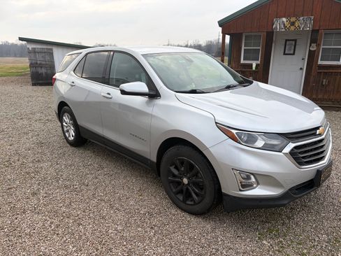 Used 2019 Chevrolet Equinox LT w/ Driver Convenience Package image 5