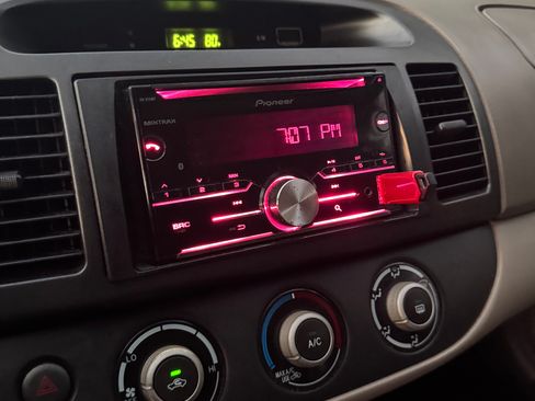 Used 2005 Toyota Camry LE image 17