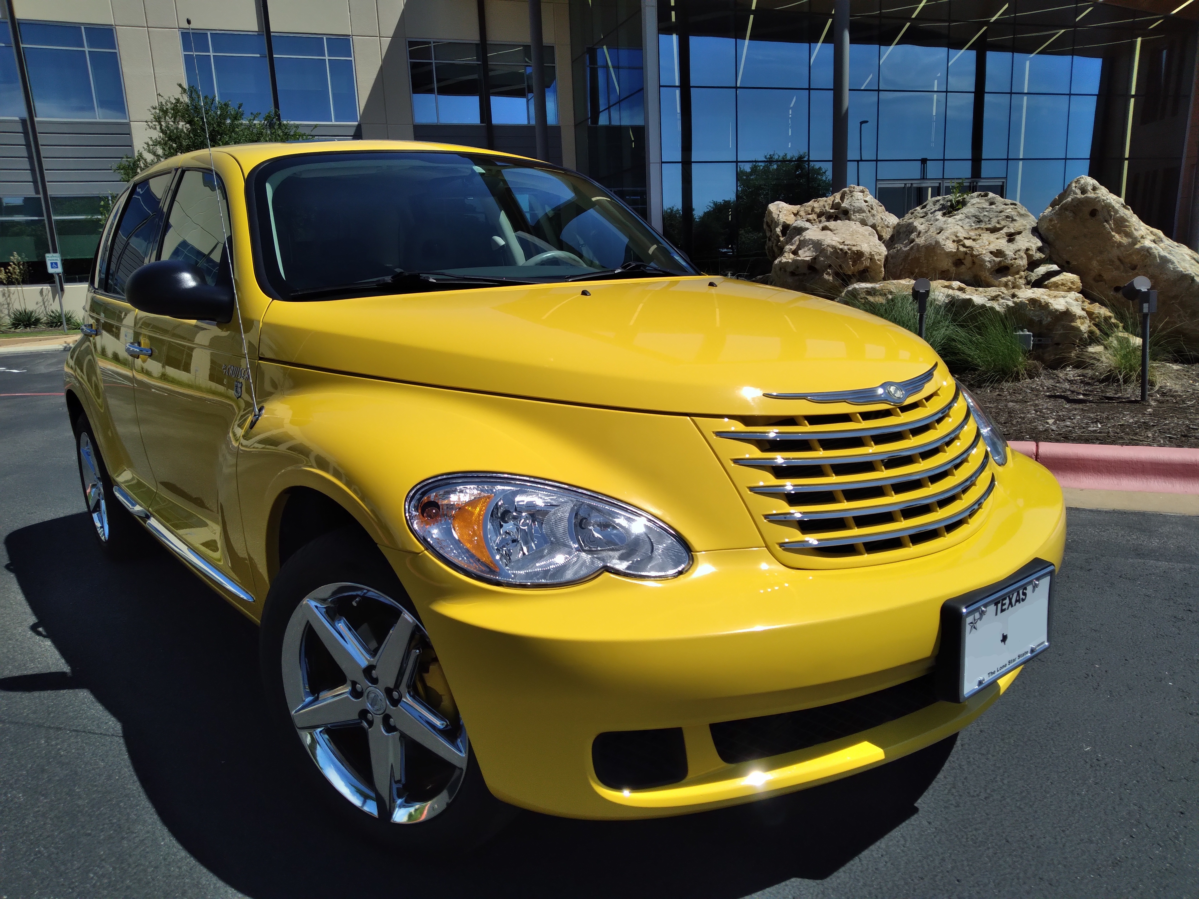 Used 2006 Chrysler PT Cruiser Touring FWD image 2
