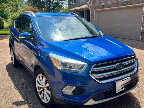 Used 2017 Ford Escape Titanium FWD image 2