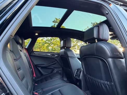 Used 2018 Porsche Macan GTS AWD/4WD image 16
