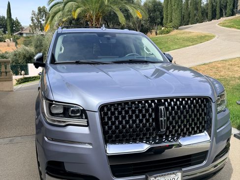 Used 2024 Lincoln Navigator Black Label image 2