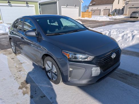Used 2019 Hyundai Ioniq Blue image 2