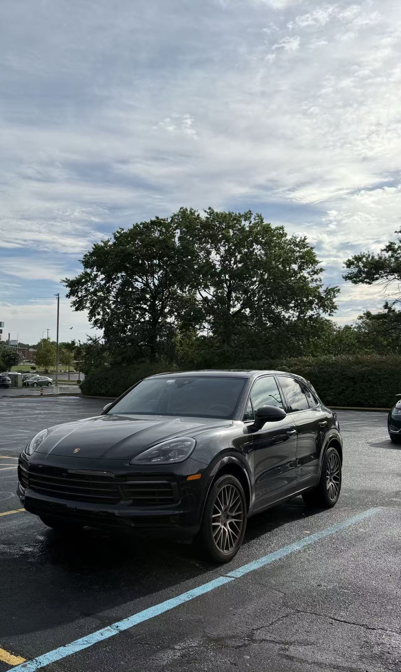Used 2022 Porsche Cayenne Platinum Edition AWD/4WD image 1