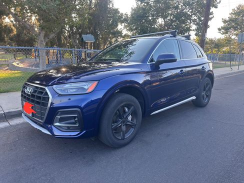 Used 2021 Audi Q5 2.0T Premium w/ Convenience Package image 2