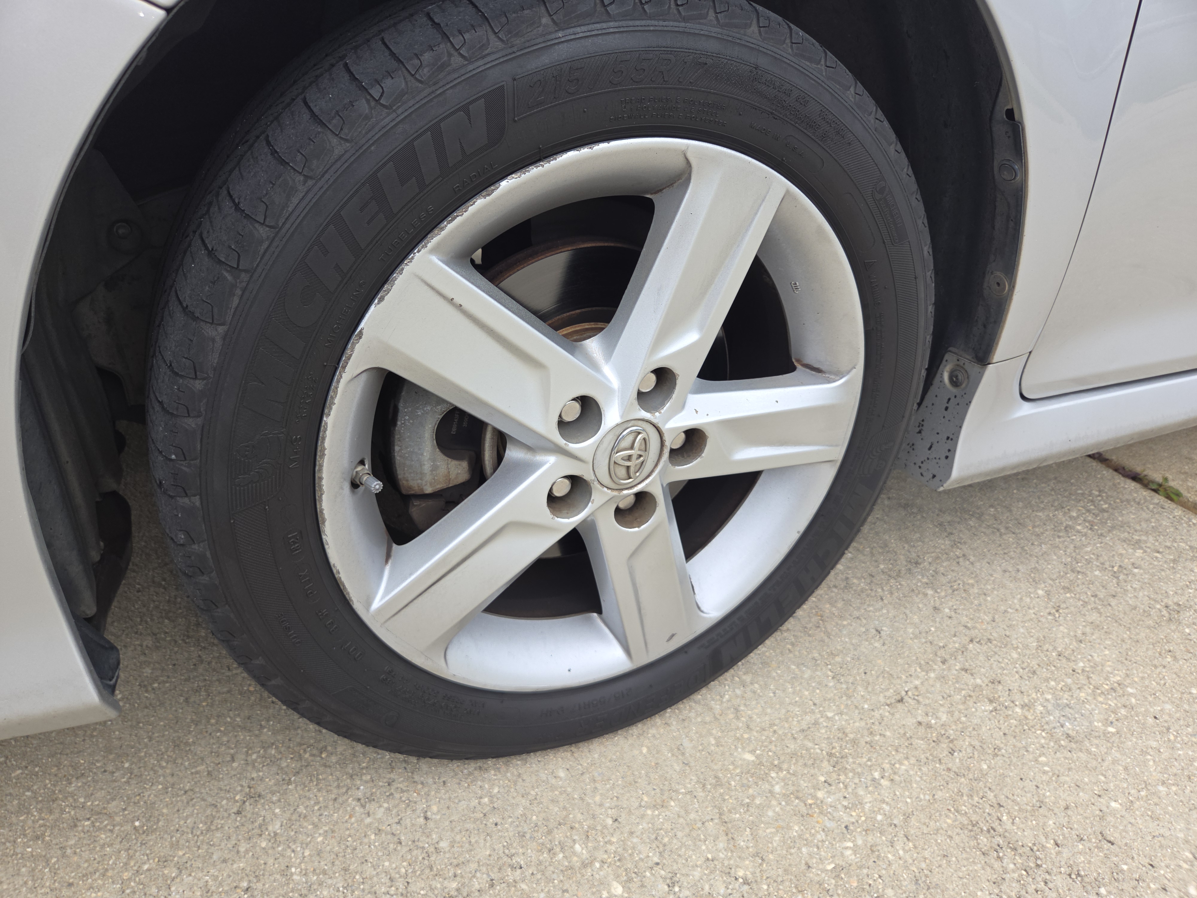 Used 2013 Toyota Camry SE FWD image 16