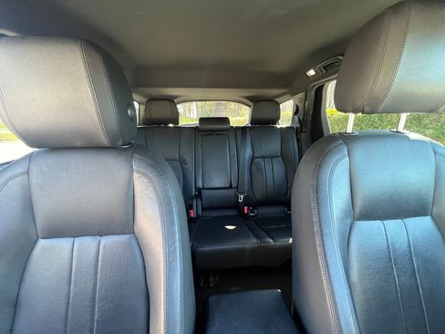Used 2018 Land Rover Discovery Sport SE image 13
