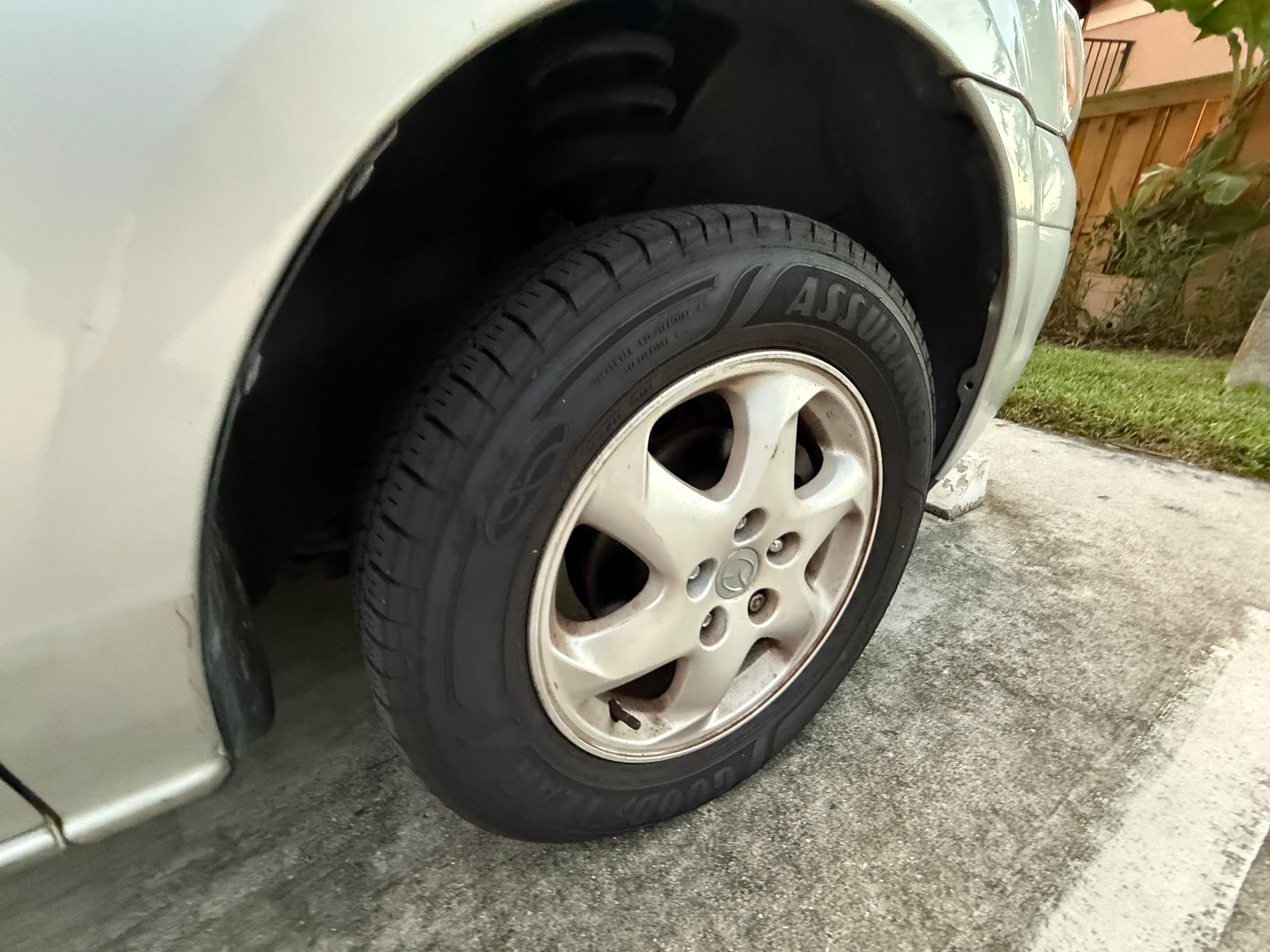 Used 2001 MAZDA MPV ES FWD image 6