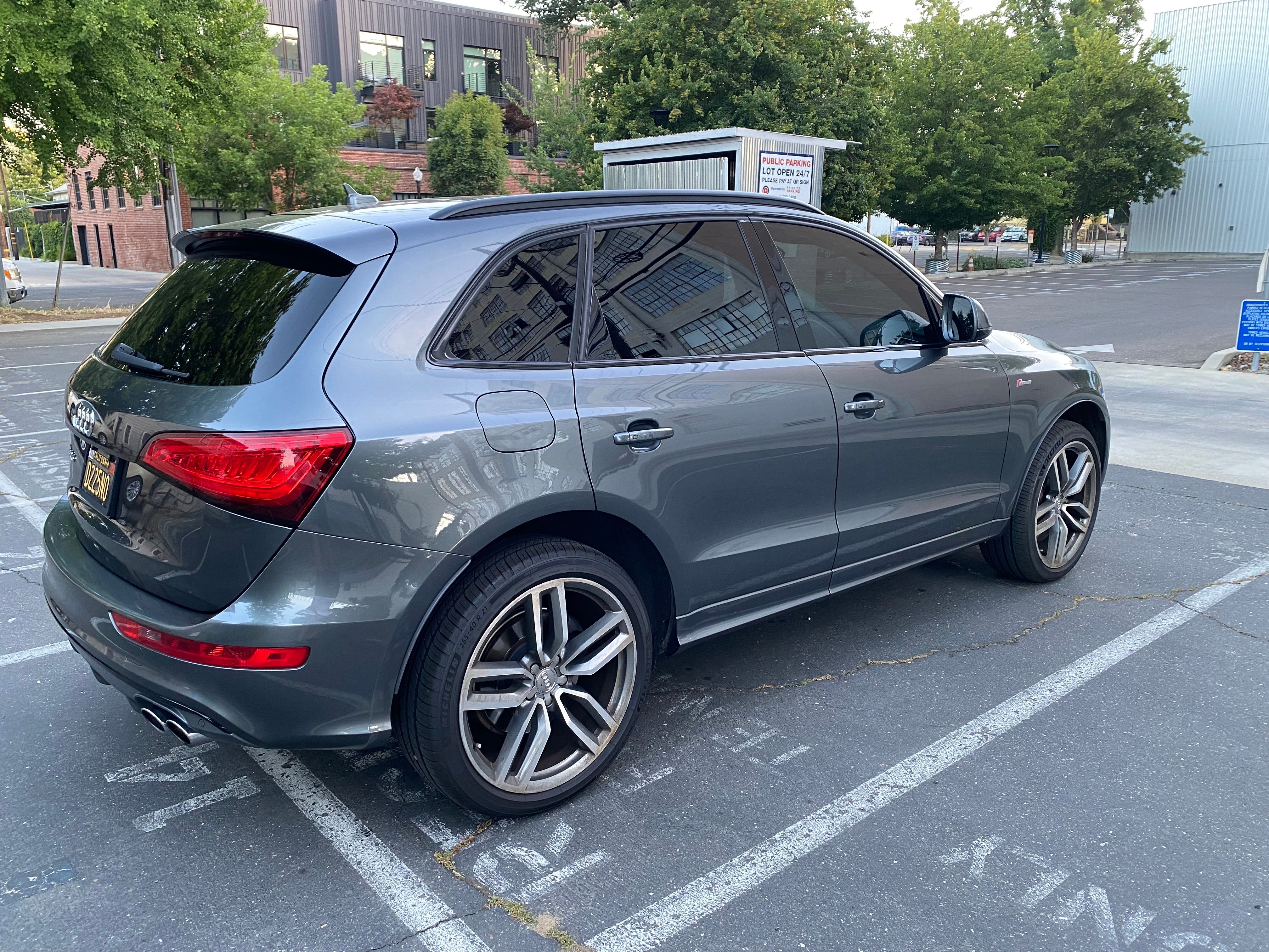 Used 2016 Audi SQ5 Premium Plus w/ Technology Package AWD/4WD image 6