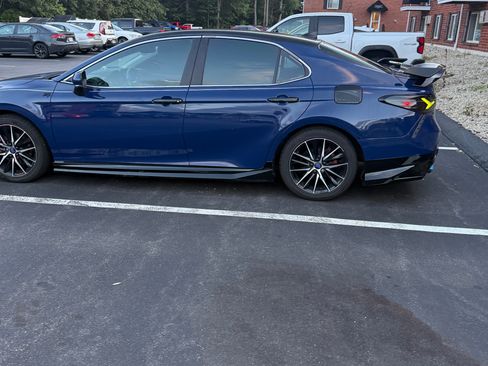 Used 2023 Toyota Camry SE w/ Cold Weather Package AWD/4WD image 4