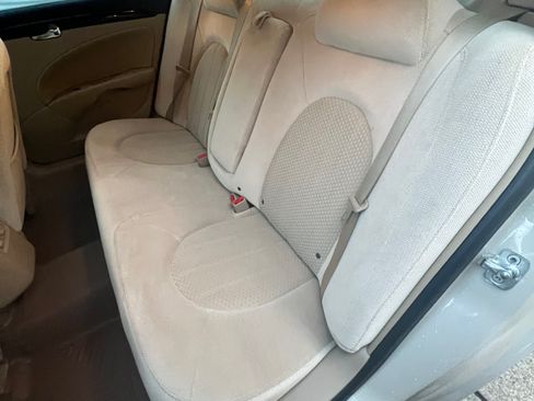 Used 2011 Buick Lucerne CX image 12