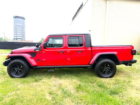Used 2021 Jeep Gladiator Sport AWD/4WD image 1