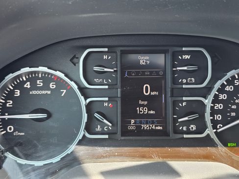 Used 2018 Toyota Tundra Limited w/ Limited Premium Package AWD/4WD image 11