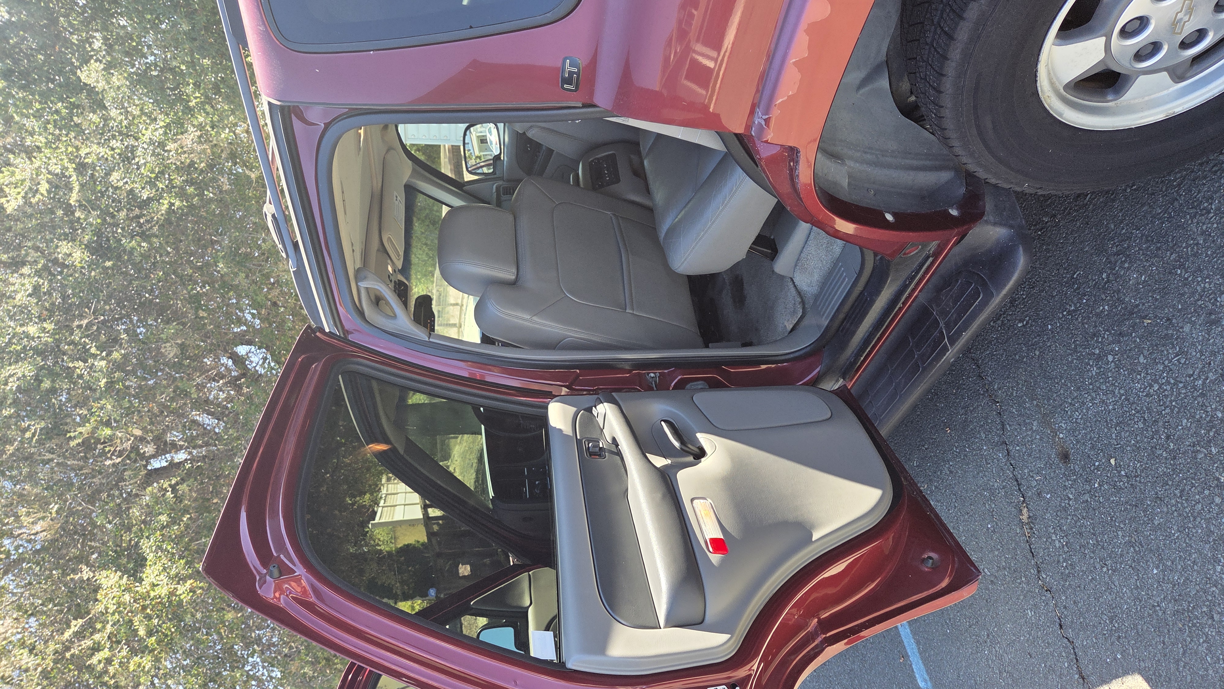 Used 2003 Chevrolet Tahoe LT RWD image 9