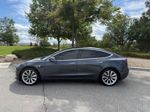 Used 2020 Tesla Model 3 Standard Range Plus image 2