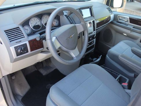 Used 2010 Chrysler Town & Country Touring FWD image 13