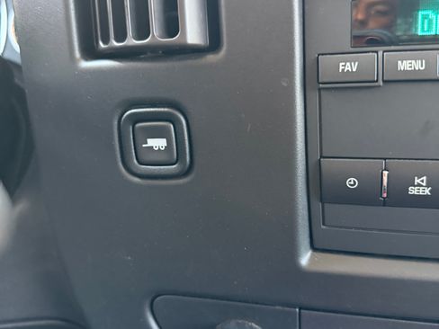 Used 2021 GMC Savana 2500 w/ Driver Convenience Package image 11