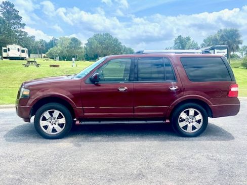 Used 2009 Ford Expedition Limited image 1