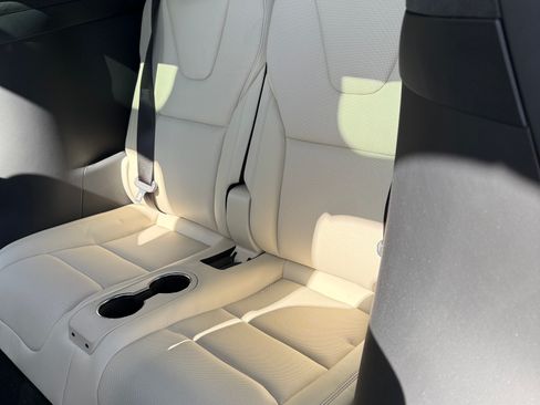 Used 2023 Tesla Model X Plaid image 10