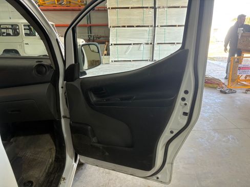 Used 2015 Nissan NV200 SV w/ Technology Package image 15