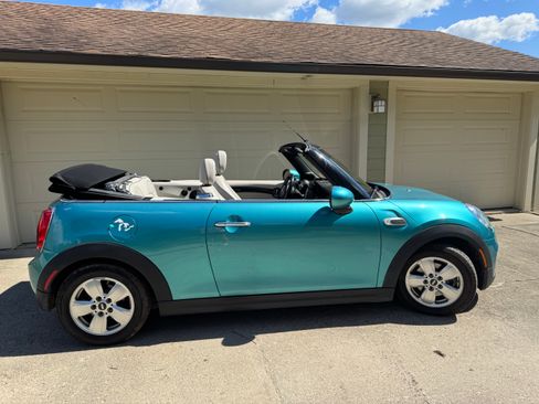 Used 2016 MINI Cooper Convertible FWD image 16