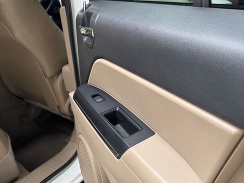 Used 2014 Jeep Patriot Limited AWD/4WD image 6