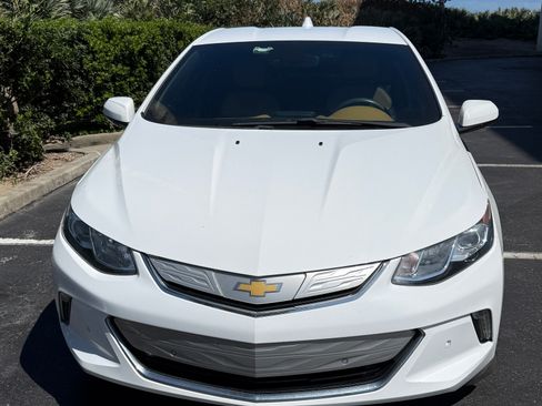 Used 2018 Chevrolet Volt Premier w/ Driver Confidence Package image 1