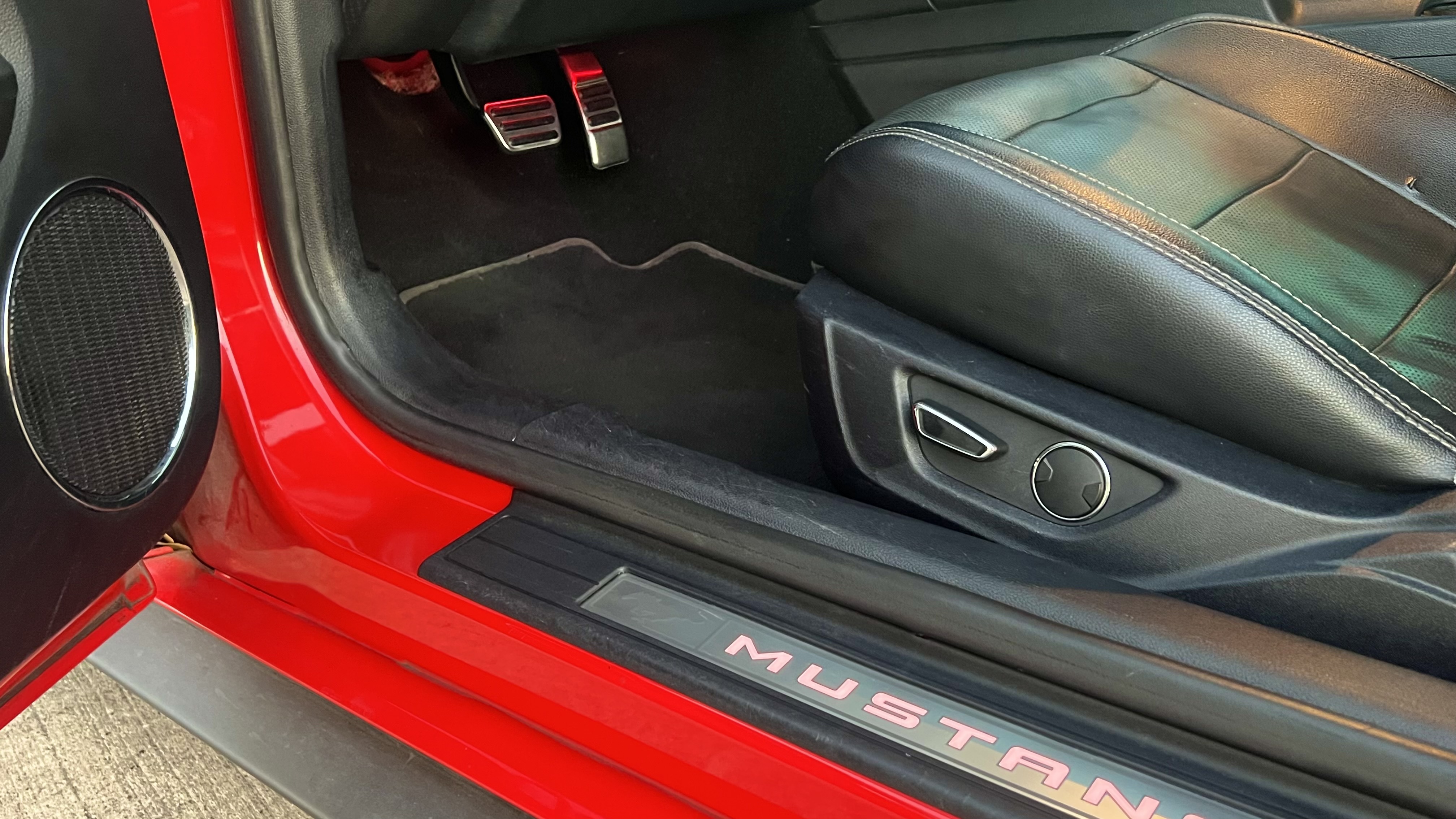 Used 2019 Ford Mustang GT Premium w/ GT Performance Package RWD image 21