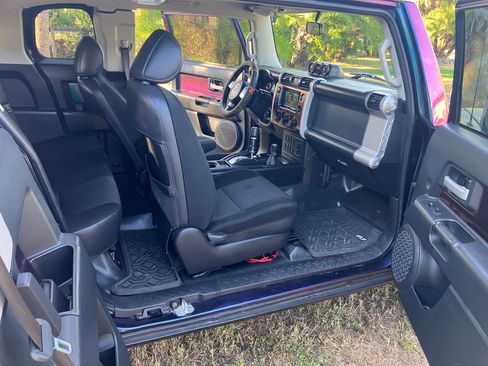 Used 2007 Toyota FJ Cruiser 4WD image 6