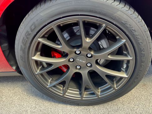 Used 2015 Dodge Challenger SRT Hellcat RWD image 18