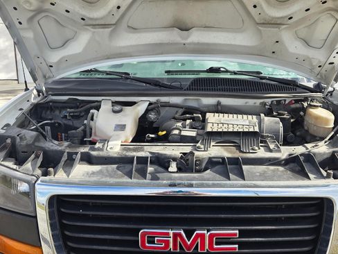 Used 2017 GMC Savana 2500 image 8
