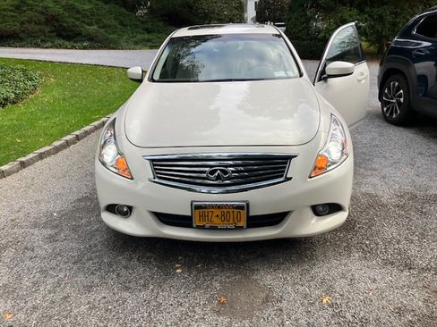 Used 2015 INFINITI Q40 Sedan 4D w/ Moonroof Package image 14