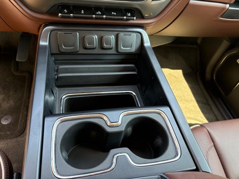 Used 2015 Chevrolet Silverado 2500 High Country AWD/4WD image 20