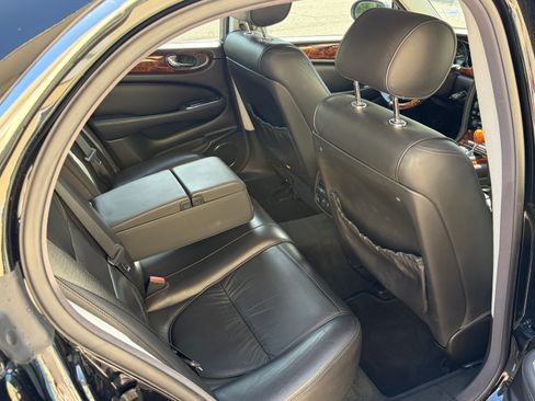 Used 2007 Jaguar XJ8 image 13