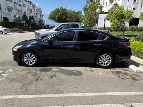 Used 2014 Nissan Altima 2.5 S w/ Display Audio Package image 5