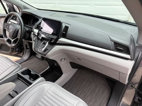 Used 2023 Honda Odyssey EX-L image 11